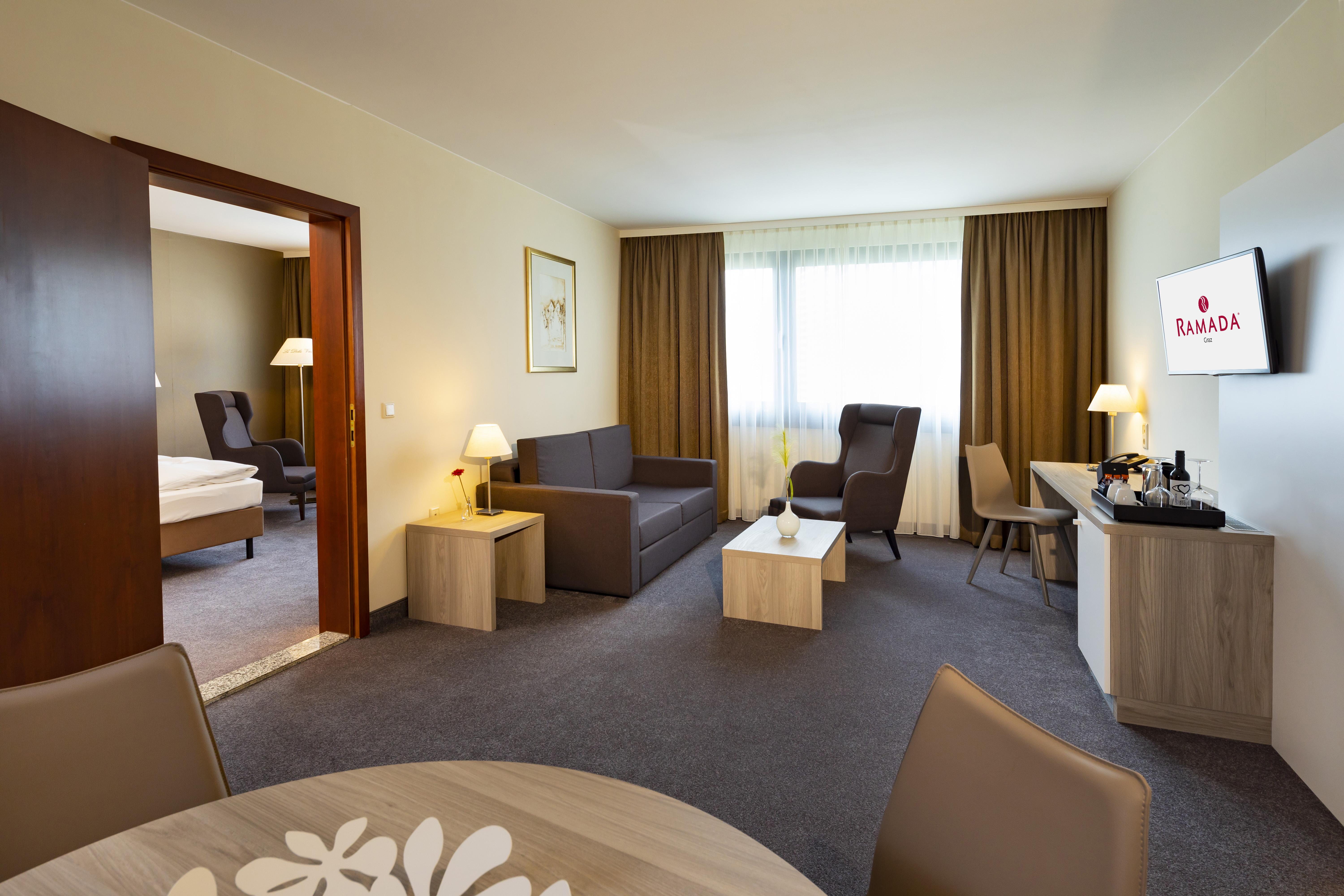 Hotel Ramada By Wyndham Graz Unterpremstaetten Exterior photo