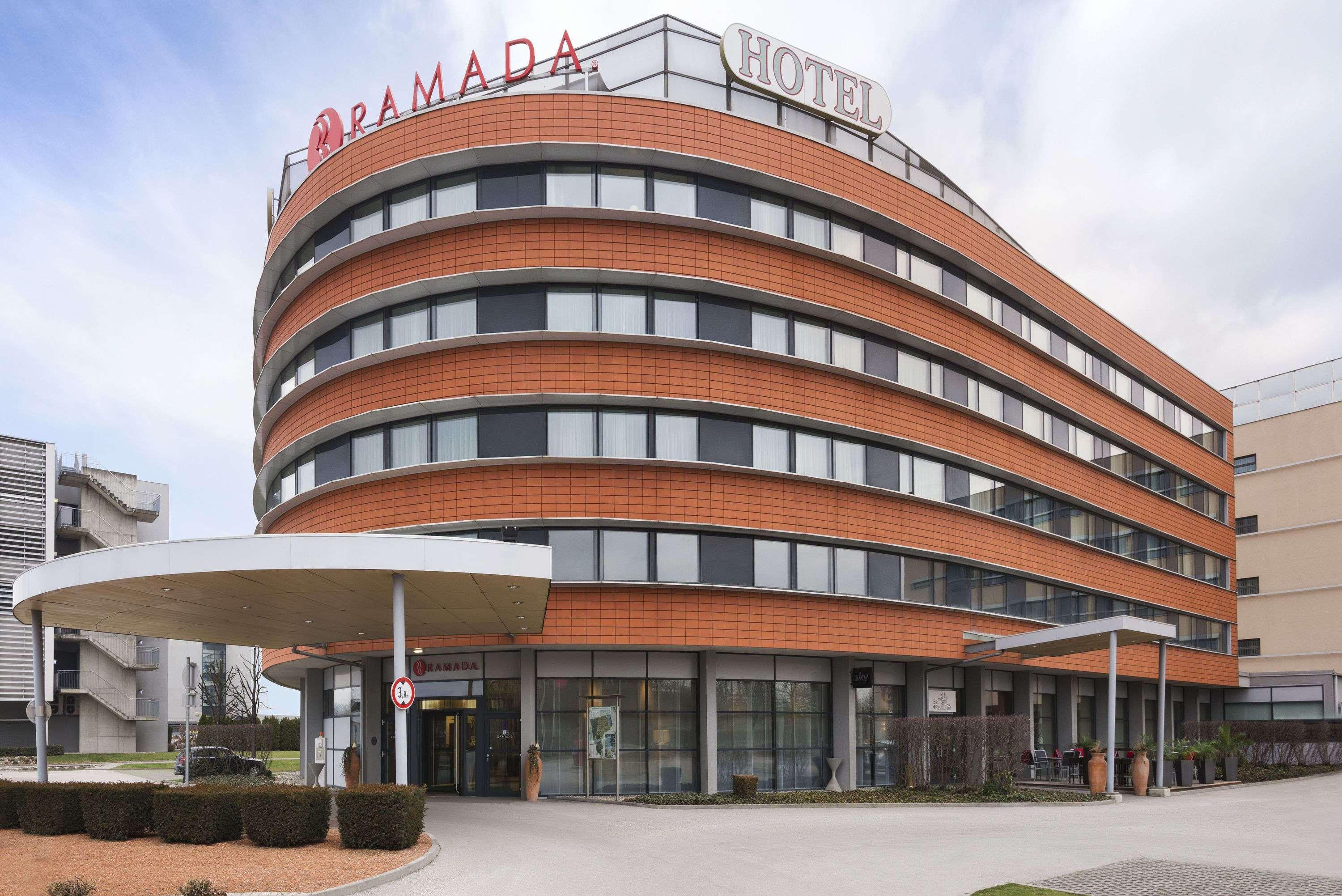 Hotel Ramada By Wyndham Graz Unterpremstaetten Exterior photo