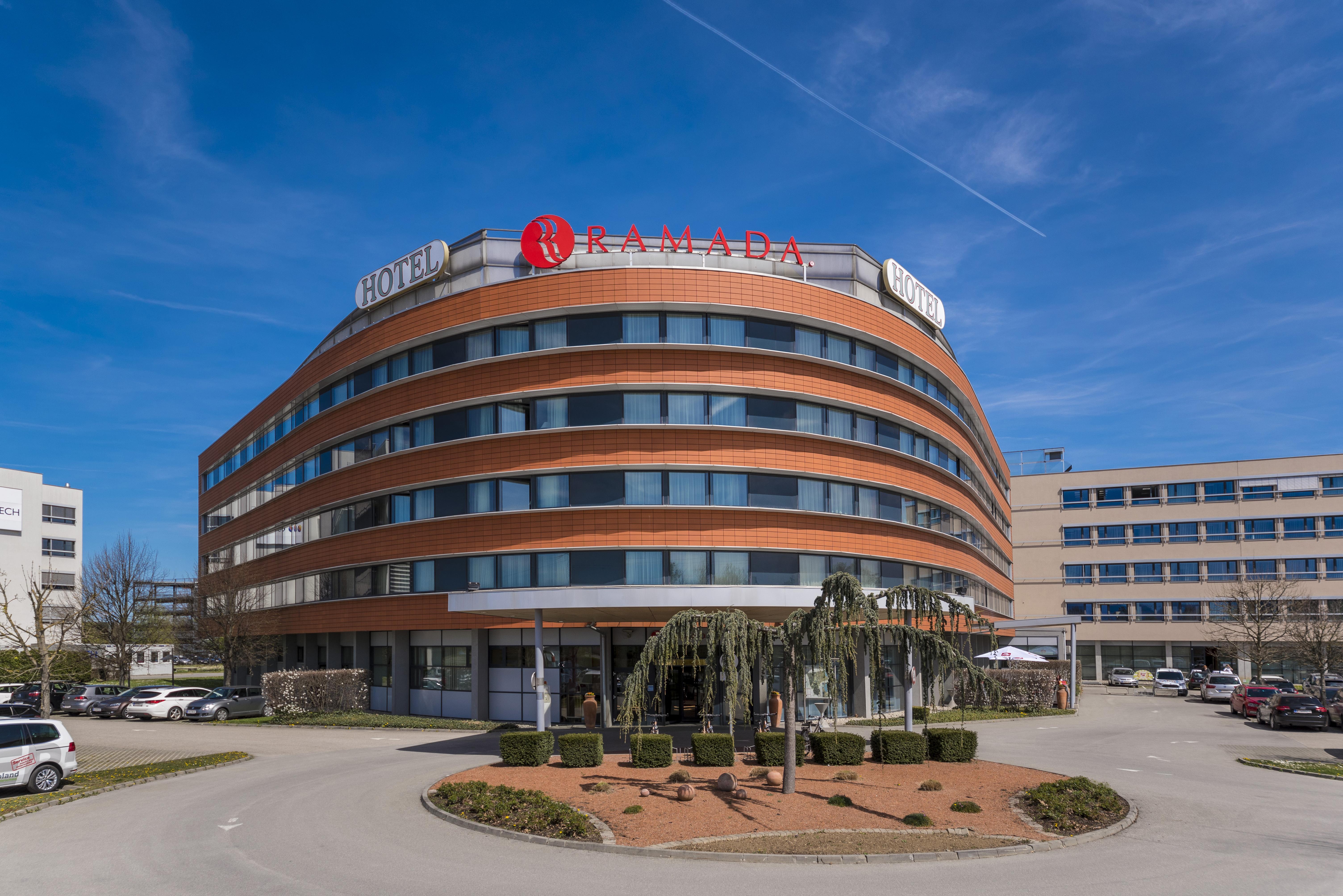 Hotel Ramada By Wyndham Graz Unterpremstaetten Exterior photo